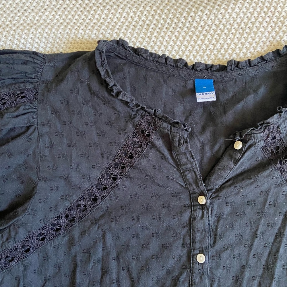 Old Navy Women’s blouse- black size Medium - Picture 6 of 7